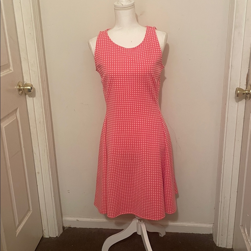 New York & Company Coral Stretch Fabric